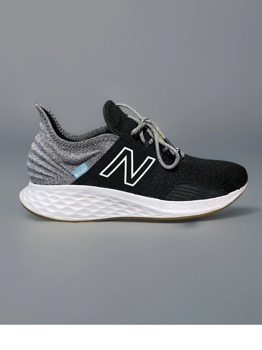 New Balance Women's Fresh Foam Roav T-Shirt Black/Gray Sneakers Size 9.5B